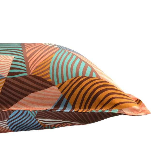 Part of our premium 'Treasured Collection' our stunning Liberty print pillowcases are handmade with luxurious Belgravia...