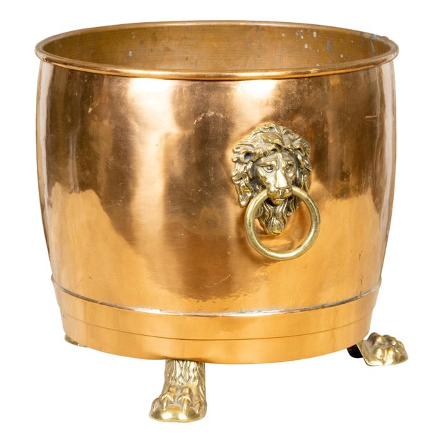 English Turn of the Century 1900s Copper and Brass Planter with Lion Paw Feet For Sale