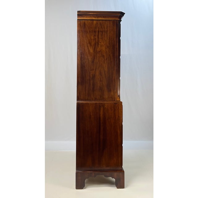 Henredon Late 20th Century Henredon Aston Court Banded Mahogany and Burlwood Chest on Chest For Sale - Image 4 of 17
