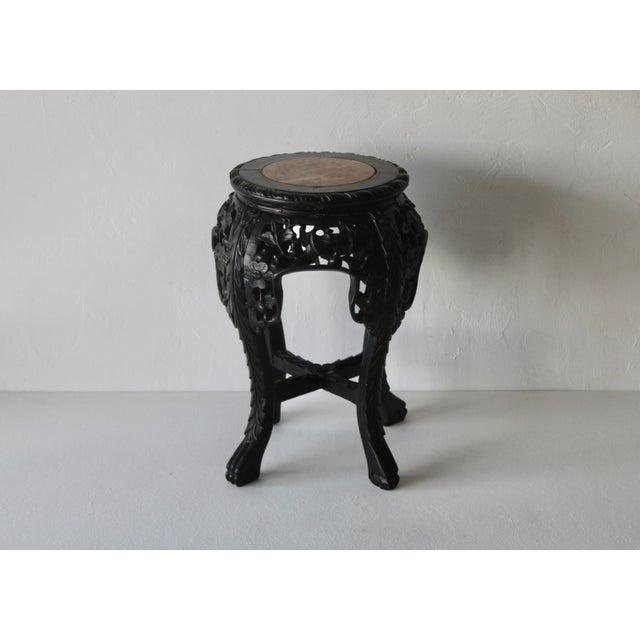 Chinoiserie Asian Carved Rosewood Style Wood Stool Plant Stand With Inset Marble Top Vintage Mid-Century For Sale - Image 3 of 17