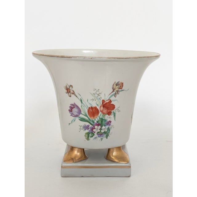 Hollywood Regency Vintage 1940s Princeton China Footed Urn Vase – Gray Glaze, Floral Motif & Gold Accents For Sale - Image 3 of 6