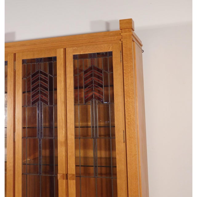Arts & Crafts Frank Lloyd Wright Style Tiger Oak China Display Cabinet by Swartzendruber For Sale - Image 3 of 18