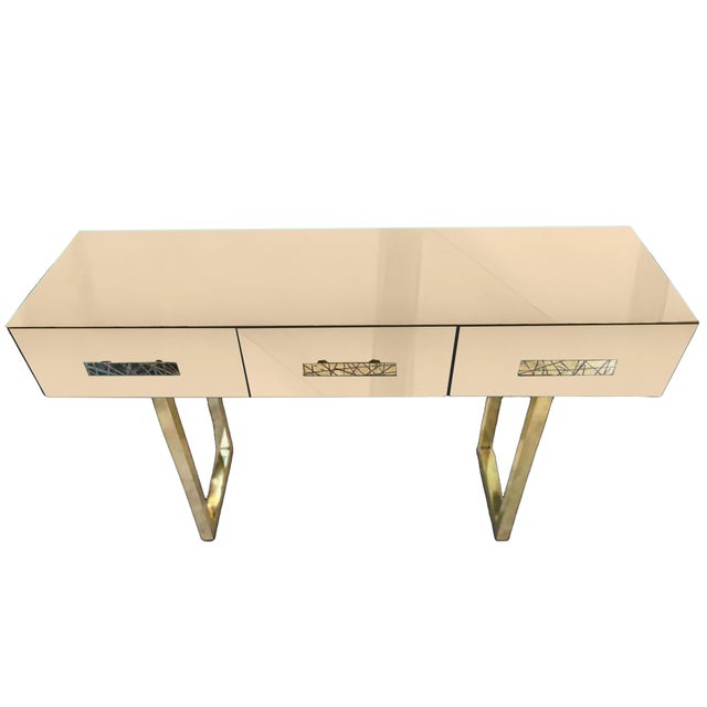This beige modern console table is an extraordinary piece that exemplifies Italian craftsmanship and mid-century modern...