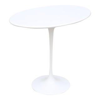 Mid-Century Modern Eero Saarinen for Knoll 22.5" Oval White Tulip Side Table For Sale