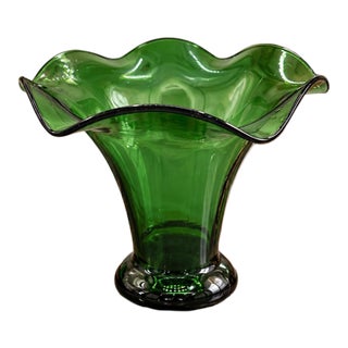 Vintage Emerald Green Ruffled Art Glass Vase For Sale