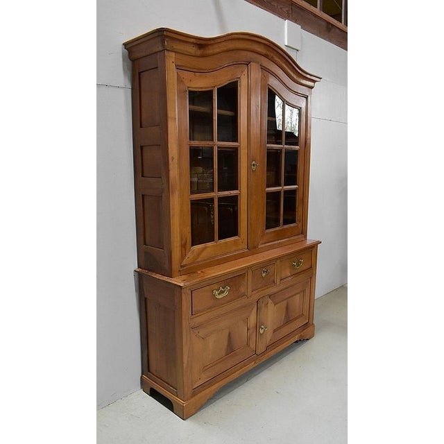 Buffet two bodies from the Rennes region, in cherry honey. It consists by definition of two elements - the first being...