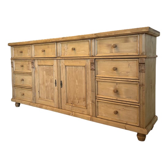 Rustic Farmhouse Chest of Drawers in Pine For Sale