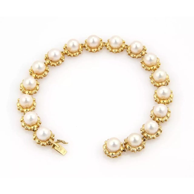 Contemporary Pearls Floral 14k Yellow Gold Bracelet For Sale - Image 3 of 4