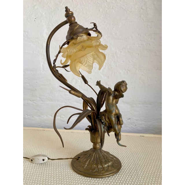 Vintage Art Deco Table Lamp, 1930s, in Good conditions. Designed 1920 to 1949 European Plug (up to 250V).The wiring of...