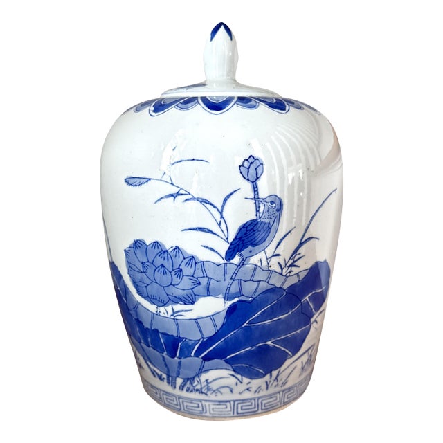 Blue and White Porcelain Chinoiserie Melon / Ginger Jar For Sale