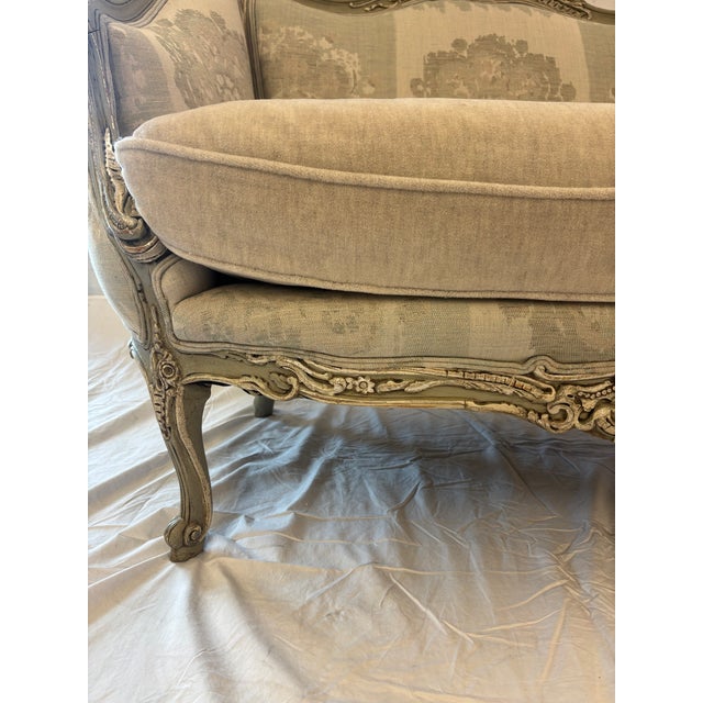 Vintage French Louis XV Style Painted Bergère Settee For Sale In Oklahoma City - Image 6 of 15