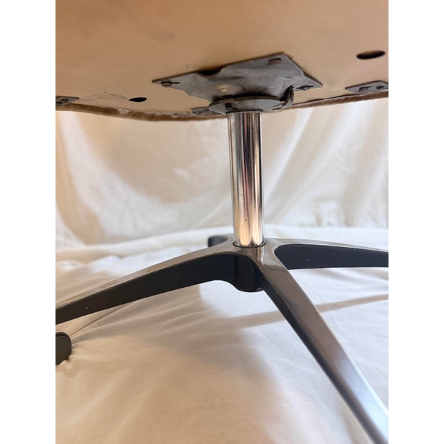 Camel Vintage Stoneville Tufted Camel Swivel Executive Chair, 1970s For Sale - Image 8 of 12