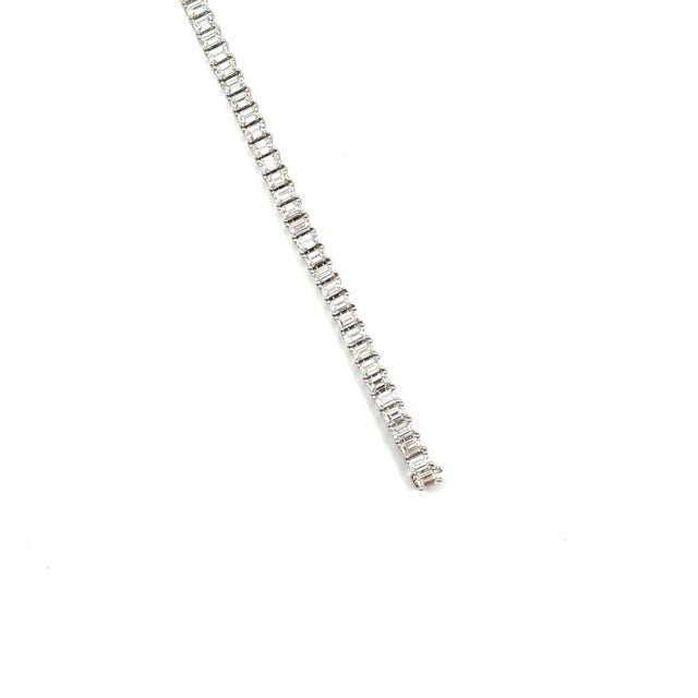 Metal 14.44 Ct Emerald Cut Diamond Tennis Bracelet For Sale - Image 7 of 8