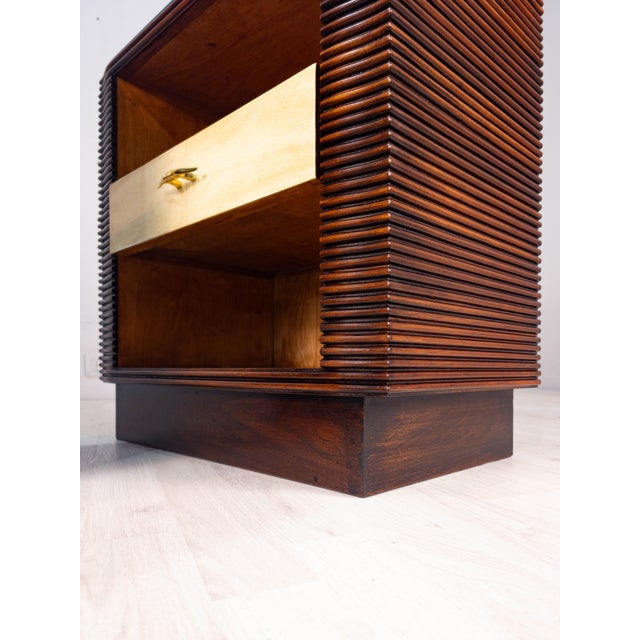 1940s Art Deco Italian Nightstands in Parchment attributed to Osvaldo Borsani, 1940s, Set of 2 For Sale - Image 5 of 18