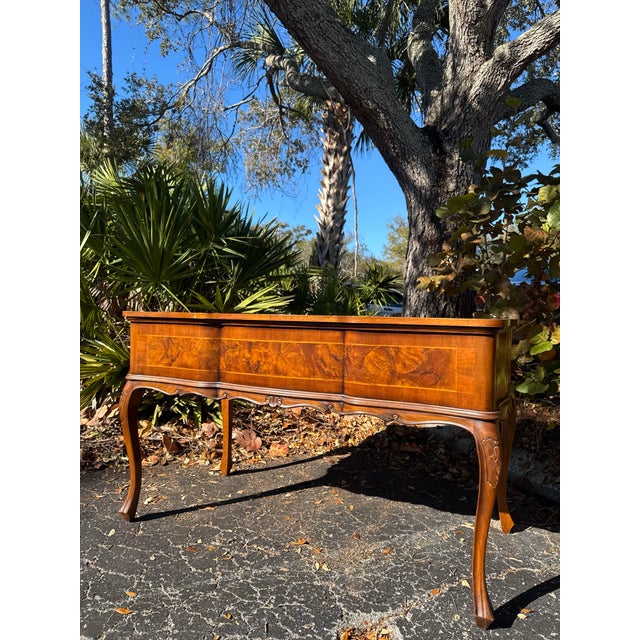 1960s Italian Louis XV Style Writing Desk With Burr Walnut Inlay – Finished Back Executive Desk For Sale - Image 9 of 10
