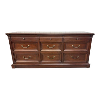 Vintage Ethan Allen 9-Drawer Cherry Dresser For Sale