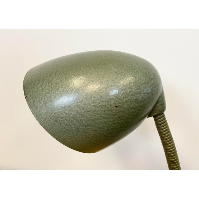 Mid-Century Modern Green Industrial Bakelite Gooseneck Table Lamp, 1960s For Sale - Image 3 of 17