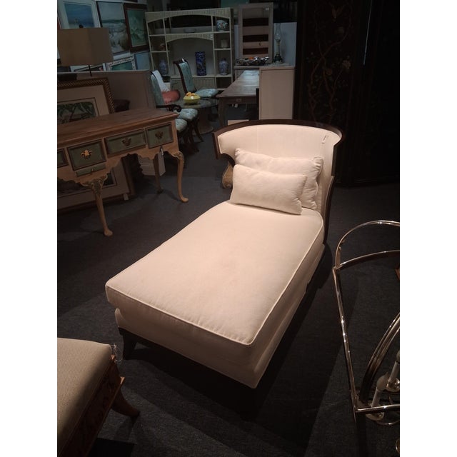 Neoclassical Baker Furniture Ivory Upholstered Chaise Lounge With Dark Wood Frame For Sale - Image 3 of 6