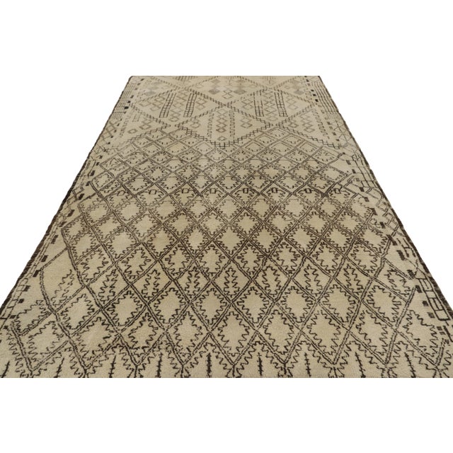1950s Vintage Moroccan Rug, Cream and Brown Diamond Geometric Patterns - Rug & Kilim For Sale - Image 5 of 8