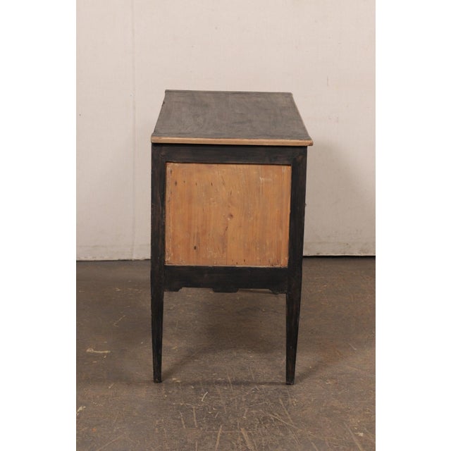 19th Century French Two-Tone Raised Commode For Sale In Atlanta - Image 6 of 10