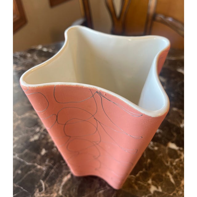 Shawnee 'Clover Leaf' Pottery: One Teal, One Peach For Sale - Image 9 of 10