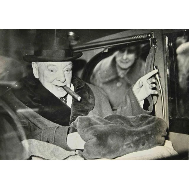 Winston Churchill - Vintage b/w Photo realized in the 1970s. Copyright by Barratt's Photo Press. In the Photo: Winston...