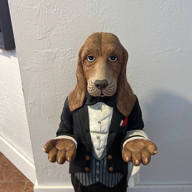 Vintage Basset Hound Butler Statue For Sale - Image 9 of 11