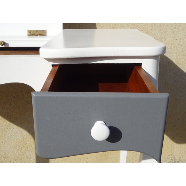 Small White and Gray Dressing Table For Sale - Image 5 of 18