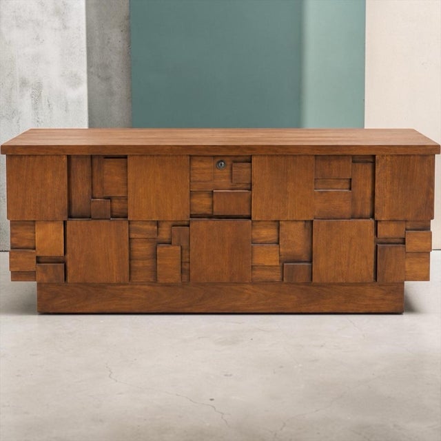 Lane Furniture Mid-Century Modern Lane Brutalist Staccato Walnut Cedar Chest Trunk Coffee Table For Sale - Image 4 of 5
