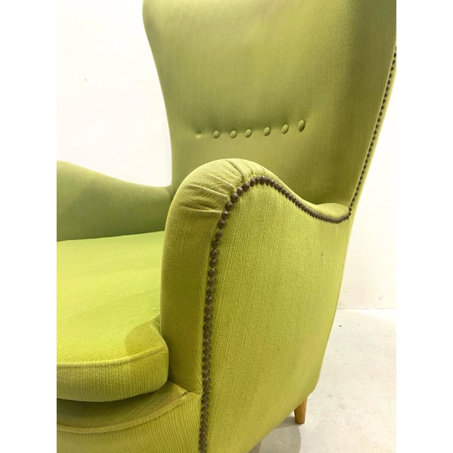 Pair of armchairs 60s, wooden cone feet, the fabric must be replaced.