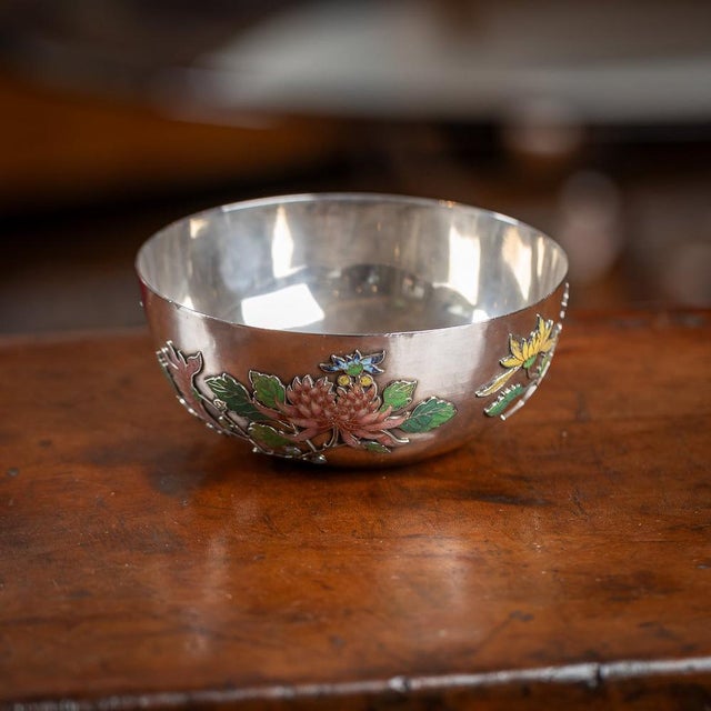 19th Century Extremely Rare Chinese export silver & enamel finger bowl, the sides are applied with shaded enamels,...