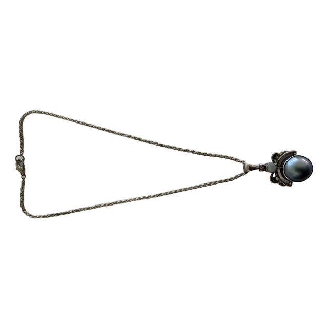 Vintage 925 Sterling Silver Pendant Necklace Featuring a Large Iridescent Pearl and a Smaller Gemstone For Sale