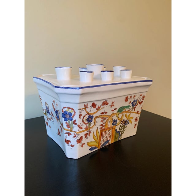 Deruta Mid-Century Italian Hand-Painted Chinoiserie Tulipiere Vase For Sale - Image 4 of 13