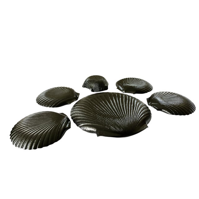 1960s 1960s Arcoroc France "Coquillage" Black Glass Shell Serving Set – 16 Pieces With Chip & Dip Platter For Sale - Image 5 of 13