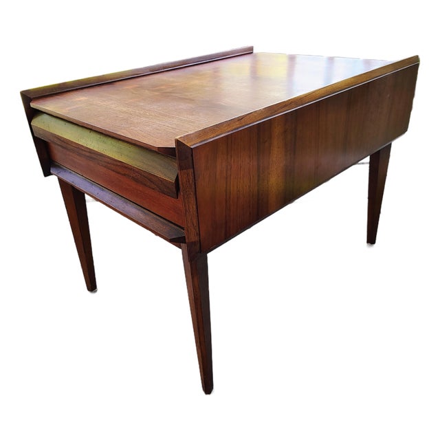 Mid 20th Century Lane Mid-Century Modern Side Table For Sale