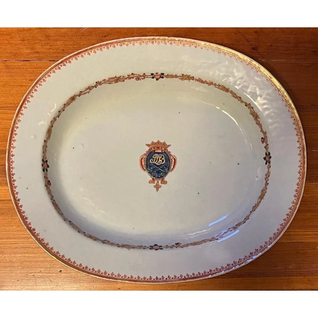 Chinoiserie 18th Century Chinese Export Porcelain Armorial Deep Platter For Sale - Image 3 of 12