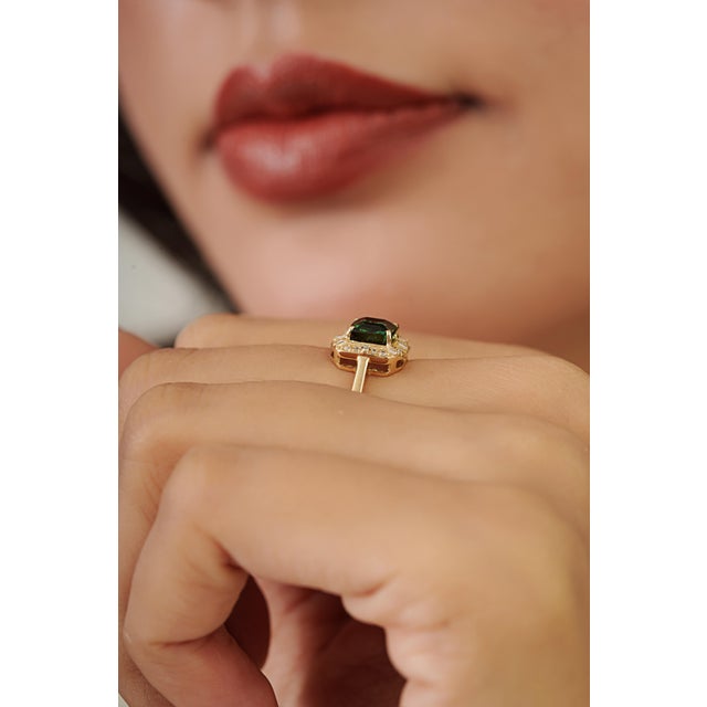 1.22ct Green Tourmaline & Diamond Vintage Ring Size 9 in 14k Yellow Gold For Sale In New York - Image 6 of 14