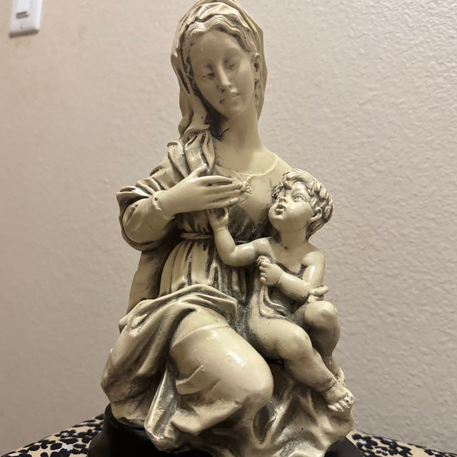 1970s Plaster Statue Madonna With Infant Jesus For Sale - Image 4 of 10