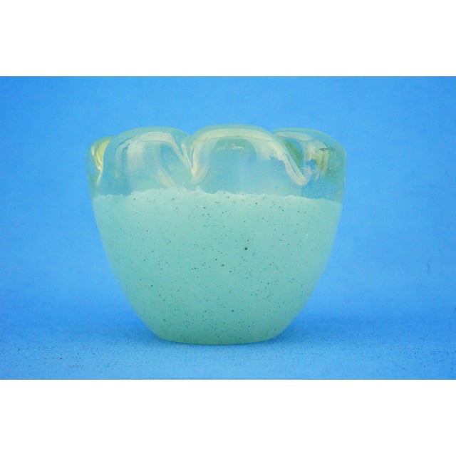 20th Century Tulip Bowl Iridescent Murano Sommerso Glass attributed to Alfredo Barbini for Seguso, 1950s For Sale - Image 6 of 18