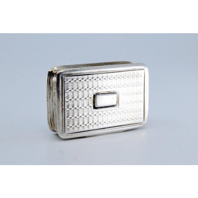 Metal William IV Silver and Gold Vinaigrette Box with Engravings For Sale - Image 7 of 9