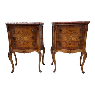 1920s Pair of Louis XV Style Marquetry Inlaid Marble Top End Tables For Sale