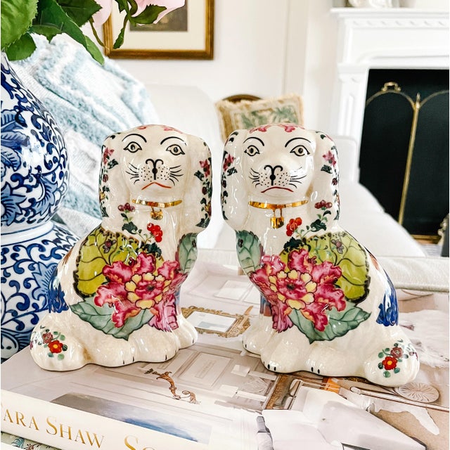 Ceramic Tobacco Leaf Petite Staffordshire Style Spaniel Dogs - a Pair For Sale - Image 7 of 7