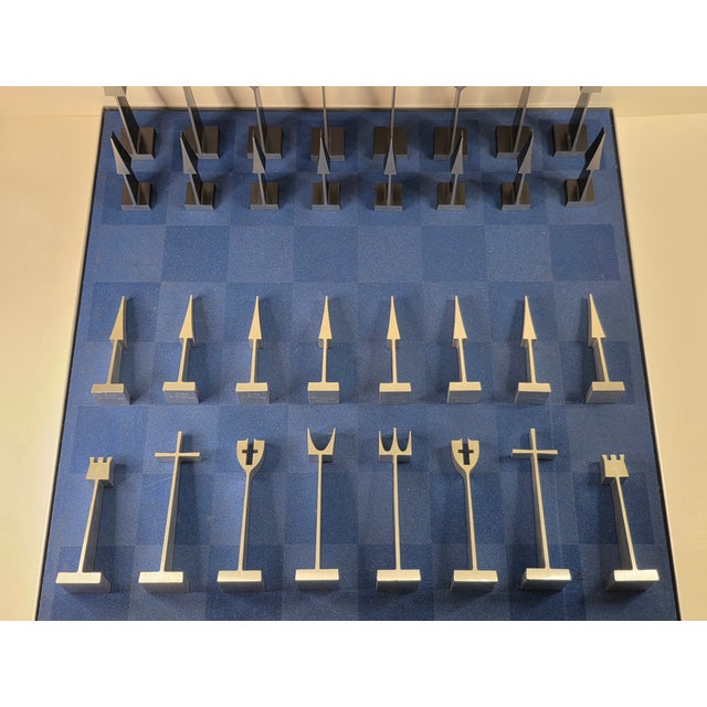 Navy Blue 1962 Alcoa Extruded Aluminum Chess Set, Set of 34 For Sale - Image 8 of 10
