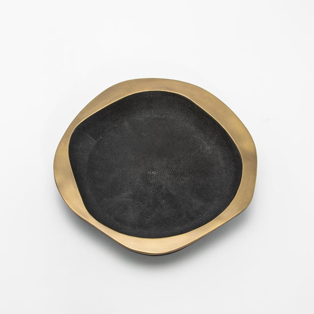Bowl in Black Shagreen With Bronze Patina Brass Details by R&y Augousti For Sale In Los Angeles - Image 6 of 11