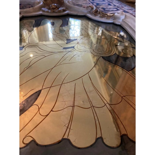 French Early 20th Century Maison Jansen Verre églomisé French Style Mid Century Carved Gilt Mirror For Sale - Image 3 of 8