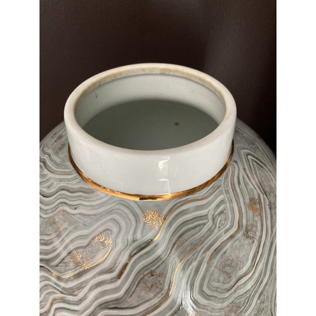 Ceramic Chelsea House Marbled Gray Porcelain Lidded Urn With Gold Highlights, 2010s For Sale - Image 7 of 12