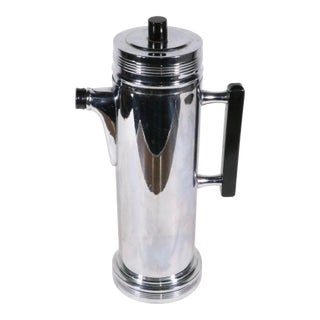 Mid 20th Century Art Deco Machine Age Chrome and Bakelite Cocktail Shaker For Sale