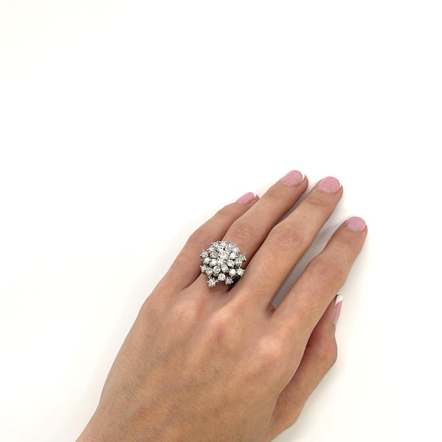 Early 21st Century 14k White Gold Diamond Cluster Cocktail Ring - Size 5.25 For Sale - Image 5 of 7