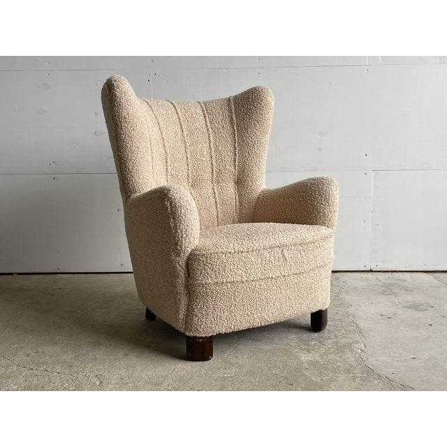 Beige Mid-Century Modern Wingback Lounge Chair in Bouclé by Mogens Lassen for Fritz Hansen, 1950s For Sale - Image 8 of 8