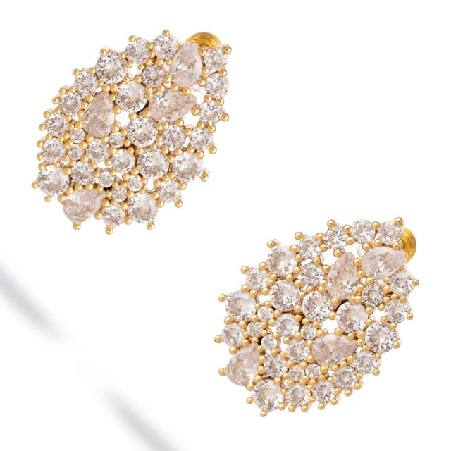 Starlight Bloom Gold Stud Earrings, A Pair For Sale In Miami - Image 6 of 9